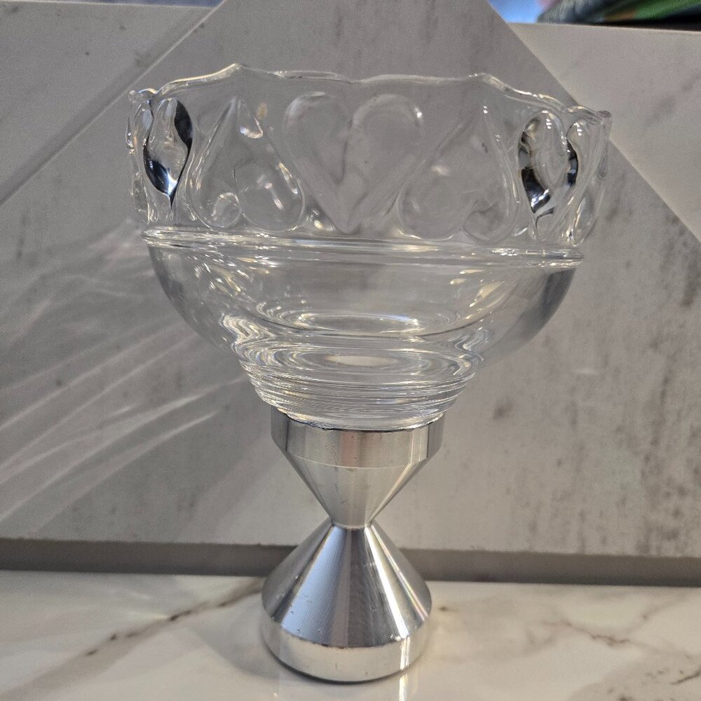 Tiffany & Co. Crystal Heart Bowl—Signature Glow, Timeless Grace Not loud.
